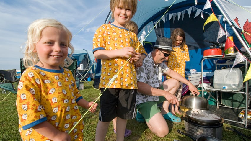 Family-Camping-Holiday_副本 收納倉庫